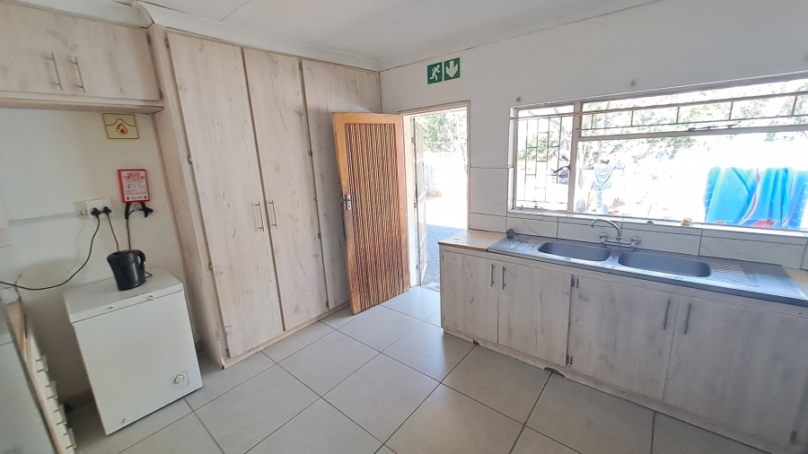 17 Bedroom Property for Sale in Universitas Free State